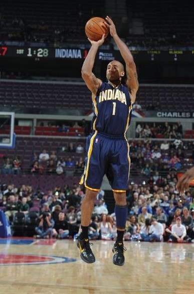 年轻才俊同 年轻才俊同