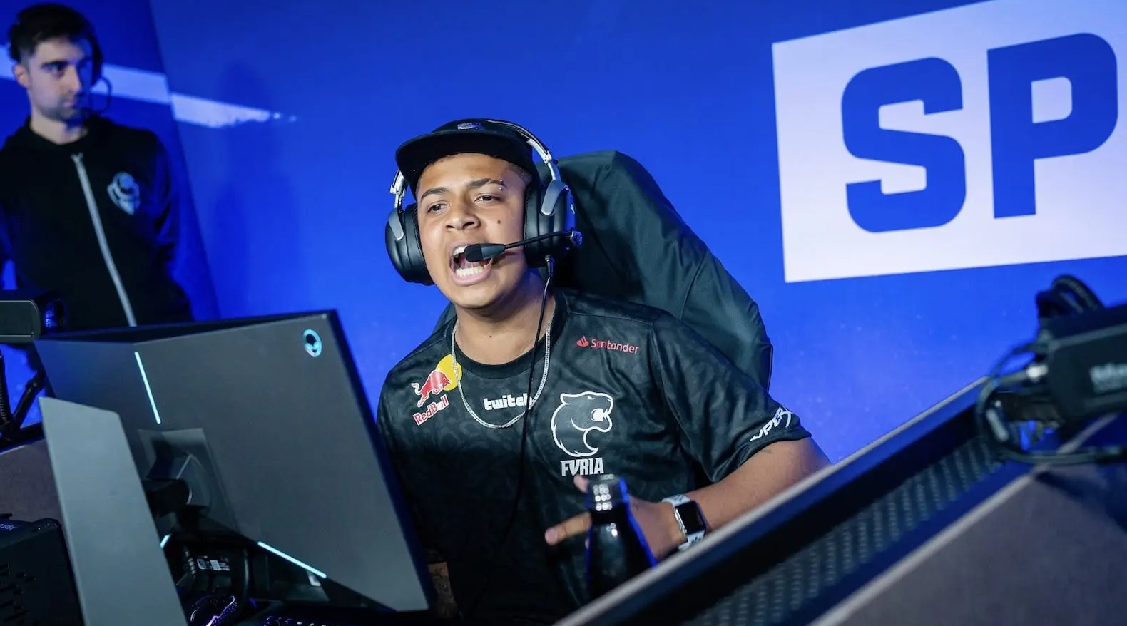 之路充满了 之路充满了