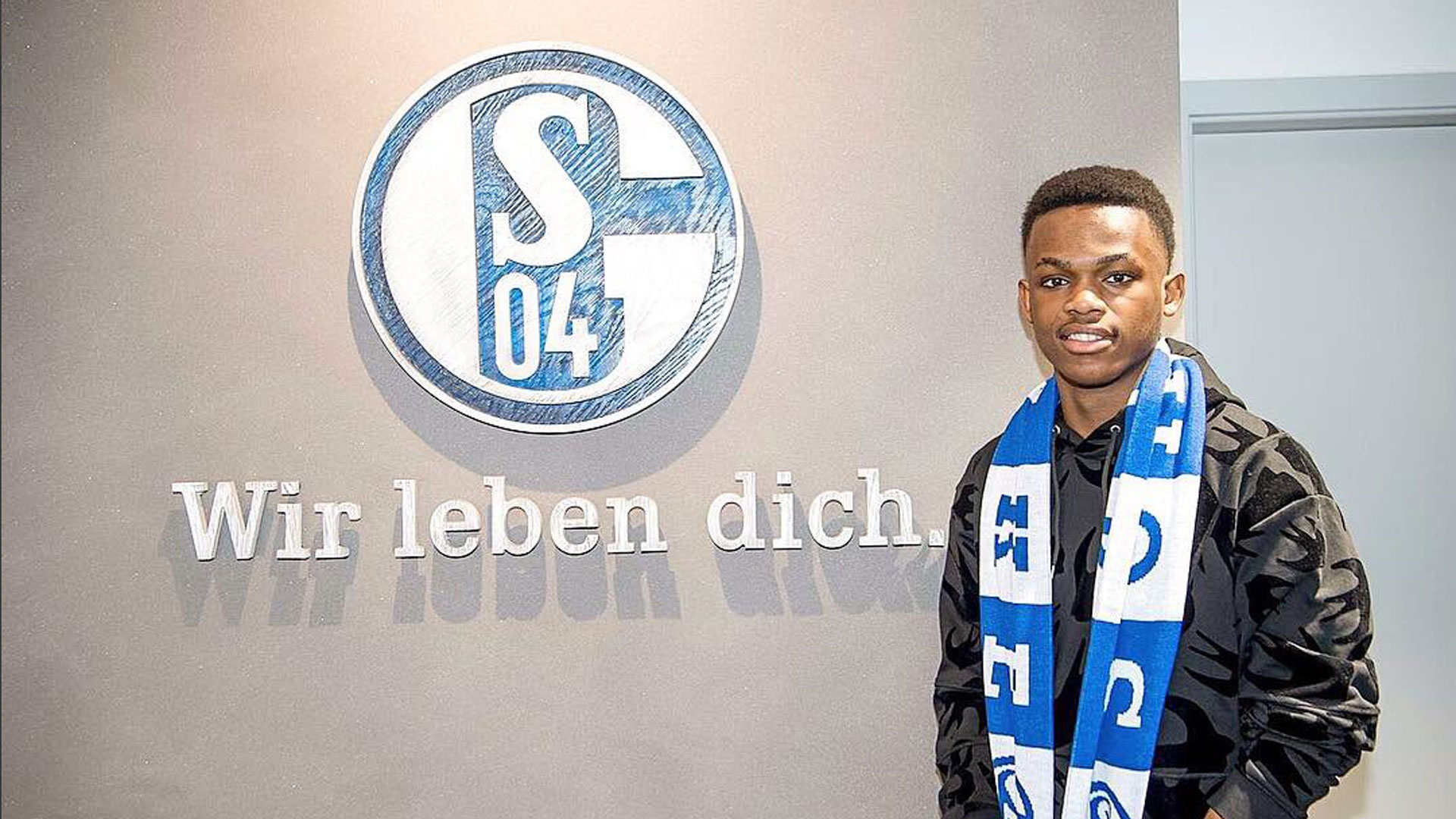 国足虽然整 国足虽然整